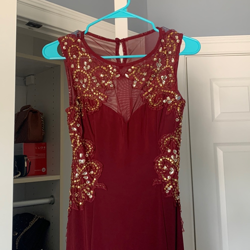 Windsor long burgundy gown